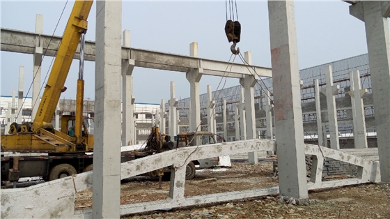 吉日良辰，主梁吊裝