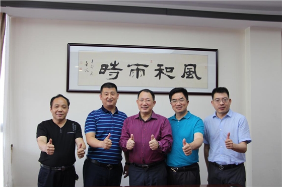 央視財經(jīng)評論員單仁博士蒞臨偉誠萬(wàn)向，深度調研十字軸式萬(wàn)向聯(lián)軸器生產(chǎn)企業(yè)